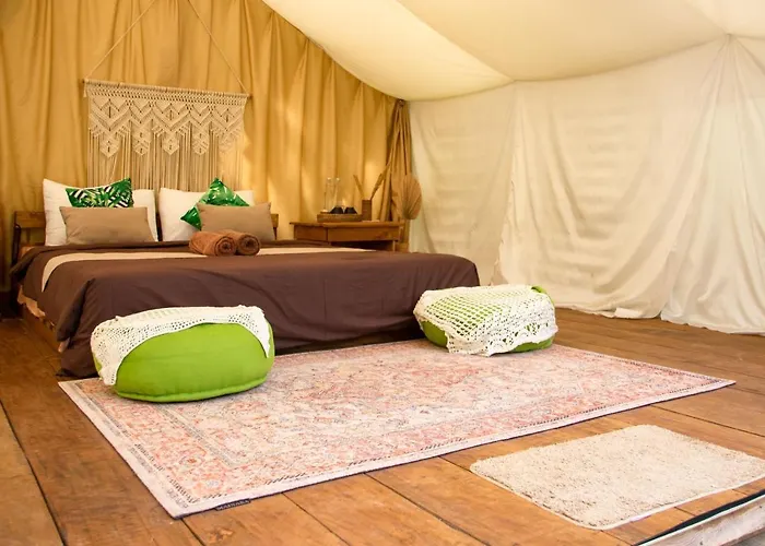 Glamping Tent In Pelaga Eco Park خيمة فخمة