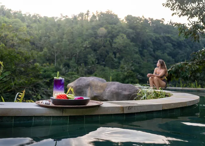 Glamping Tent In Pelaga Eco Park Patjung